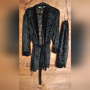 Victoria's Secret Black Lace/velvuet Robe